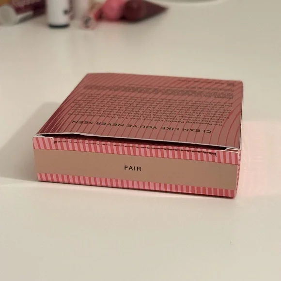 LAWLESS Setting Powder - Fair - Picture 4 of 6